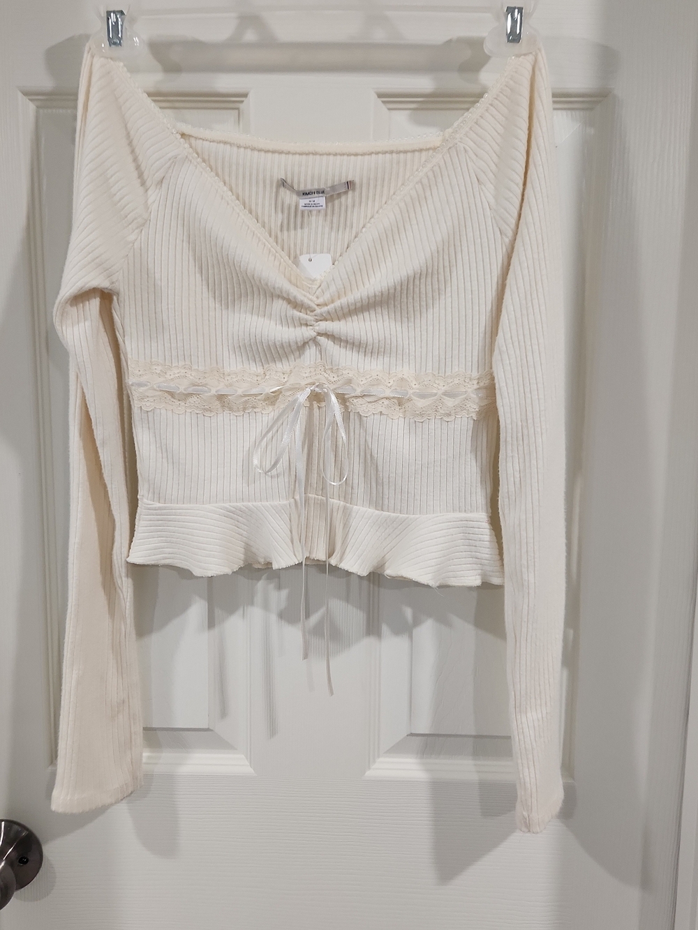 NWT Urban Outfitters Kimchi Blue Gianna Off Shoulder Lace Insert Top Cream M